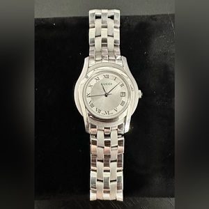 Ladies Gucci 5500 series watch